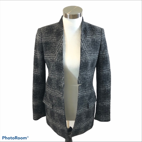Banana Republic Jackets & Blazers - Banana Republic Textured Plaid Wool Blazer Size 2